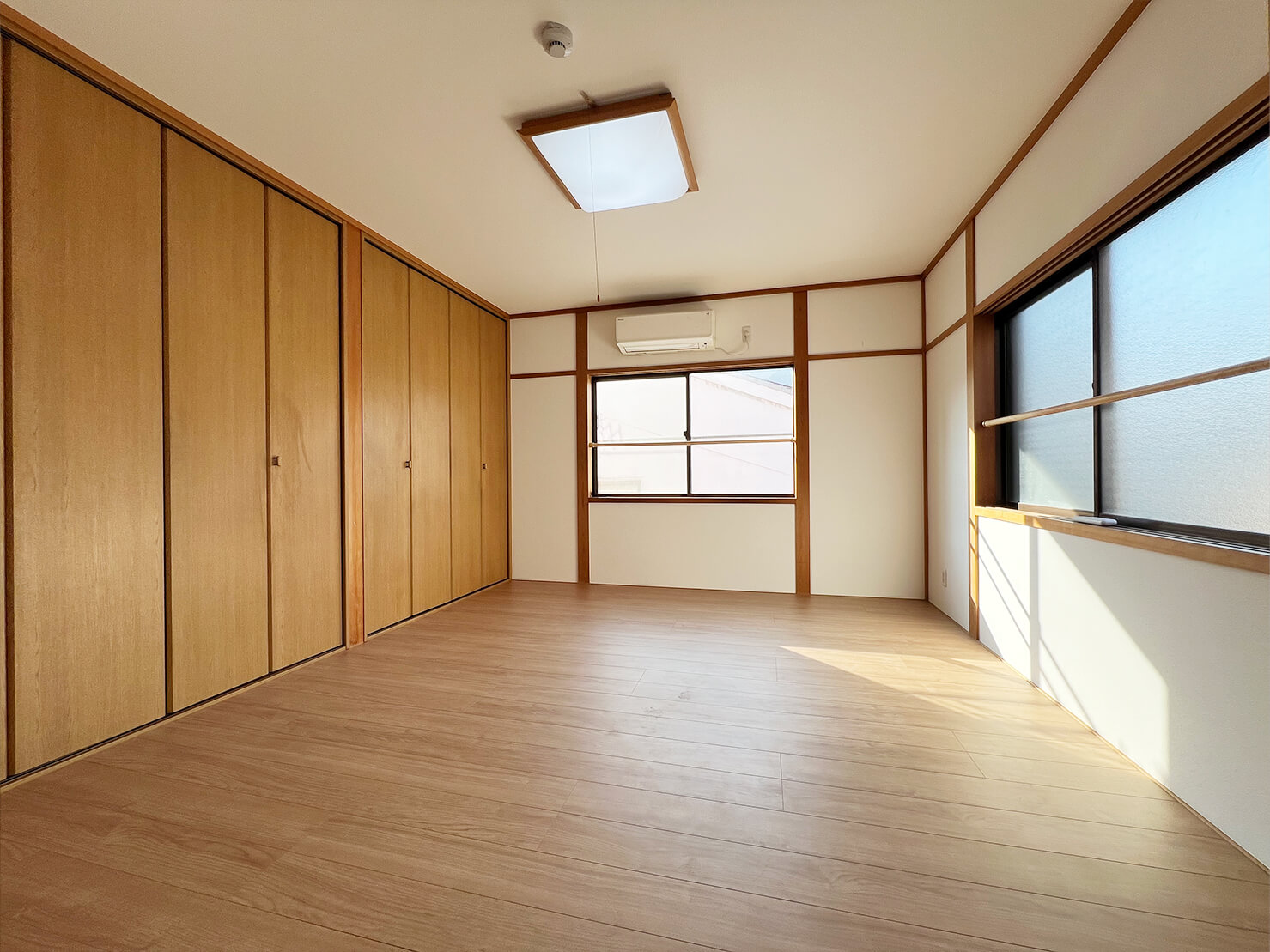 2階の洋室7帖のお部屋です