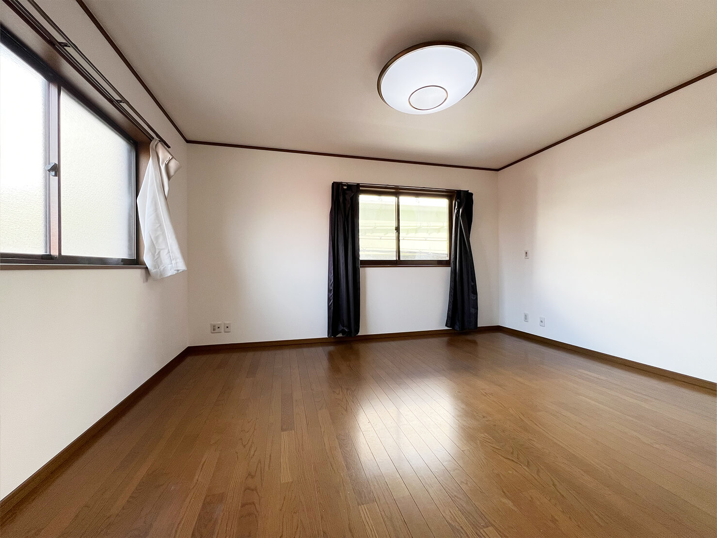 3階の洋室8帖のお部屋です