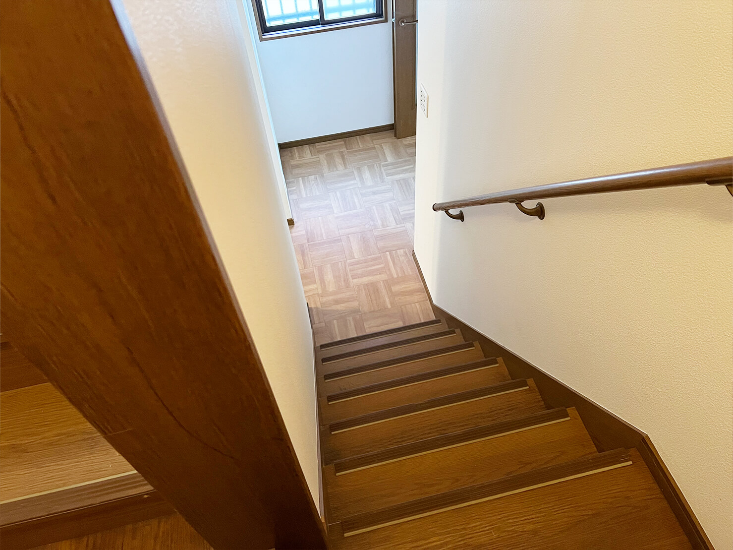 手すり付きで安心です