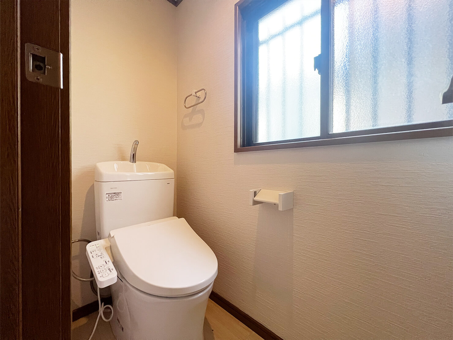 各フロアに設置のトイレは最新の便器ですごく綺麗です