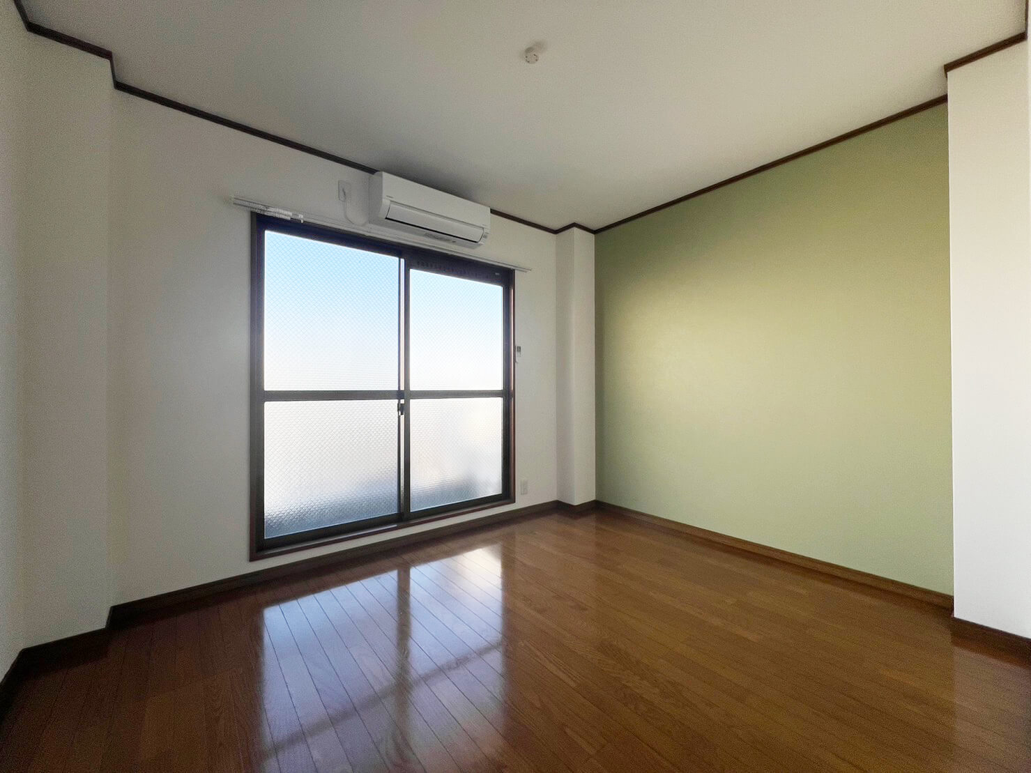 3階の洋室4.5帖のお部屋です