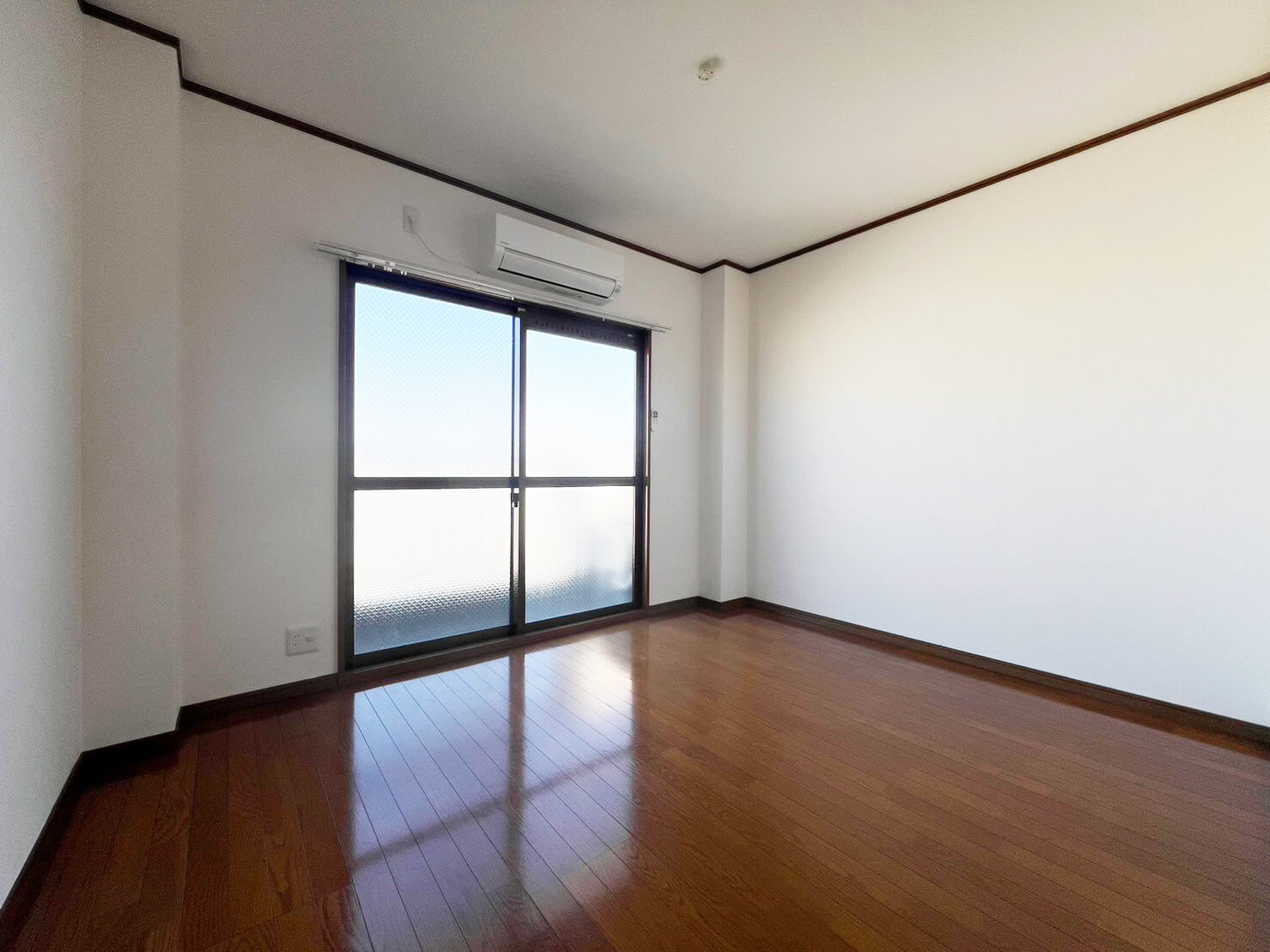 4階の洋室4.5帖のお部屋です